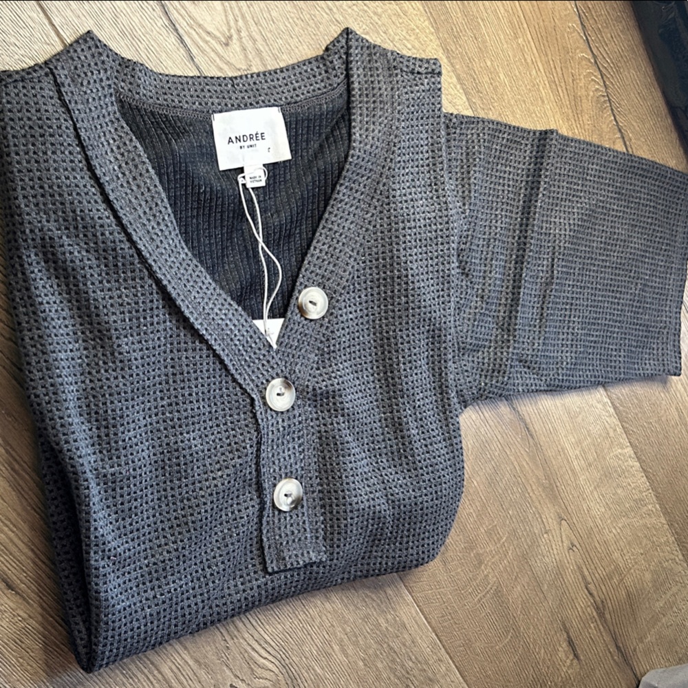 Andree Charcoal Waffle Knit Henley 1/2 sleeve